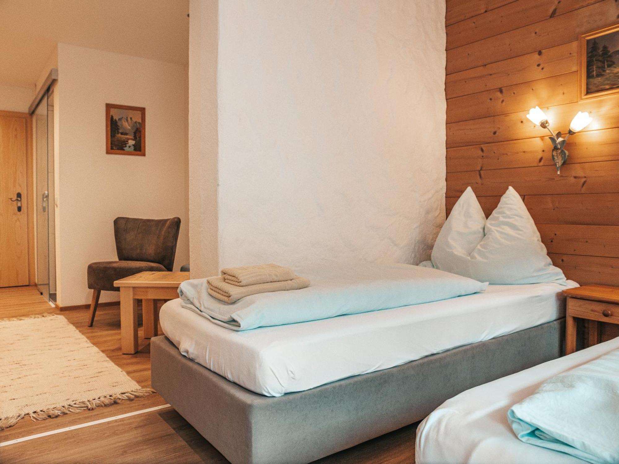Hotel Mitterhof แกร์ลอส ภายนอก รูปภาพ