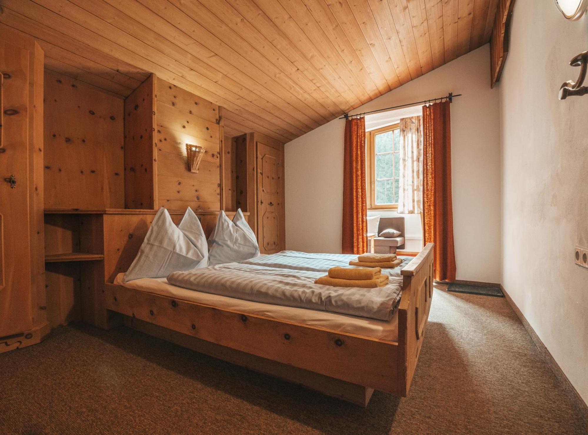 Hotel Mitterhof แกร์ลอส ภายนอก รูปภาพ